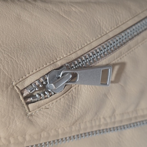 Contemporary faux leather moto jacket - Picture 4 of 5